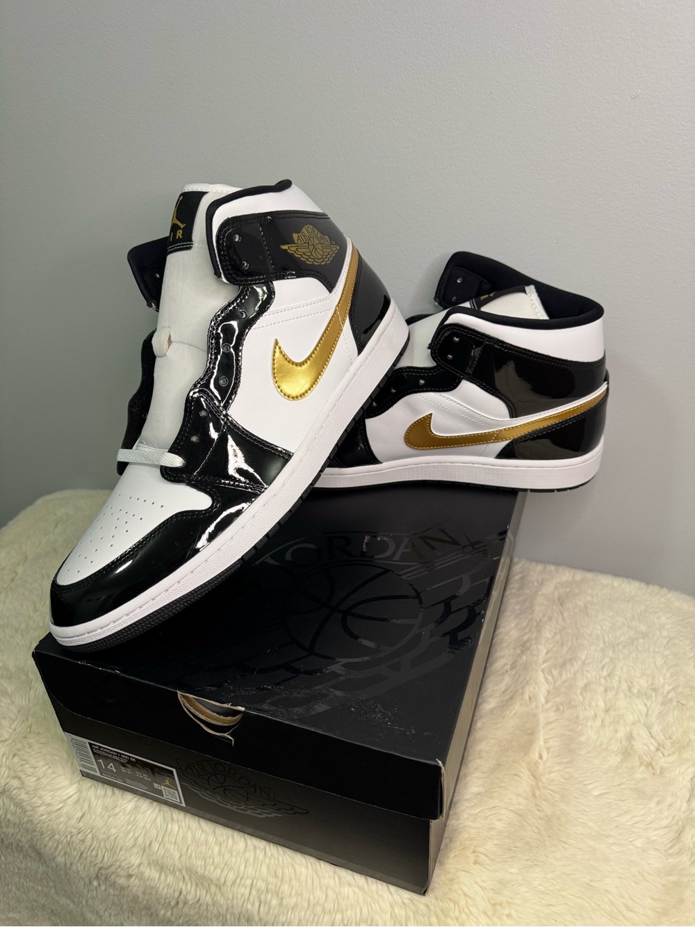 Air Jordan 1 Mid SE
